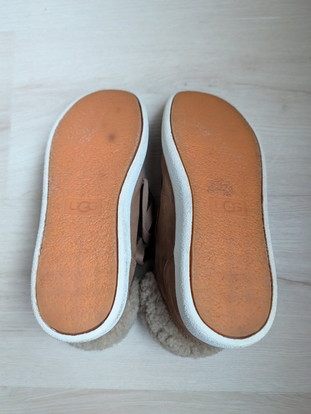 UGG Olive Genuine Shearling Cuff Sneaker (Women) Size 9, CHESTNUT NUBUCK LEATHER - Picture 7 of 7